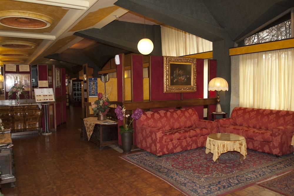Ai Ronchi Motor Hotel Brescia Bagian luar foto