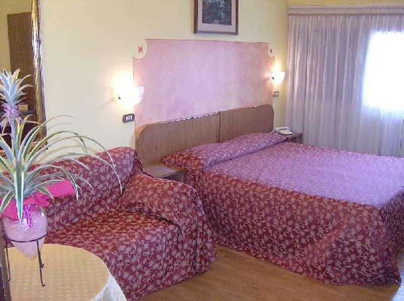 Ai Ronchi Motor Hotel Brescia Bagian luar foto