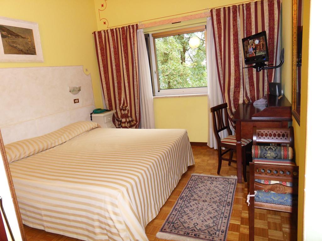 Ai Ronchi Motor Hotel Brescia Bagian luar foto