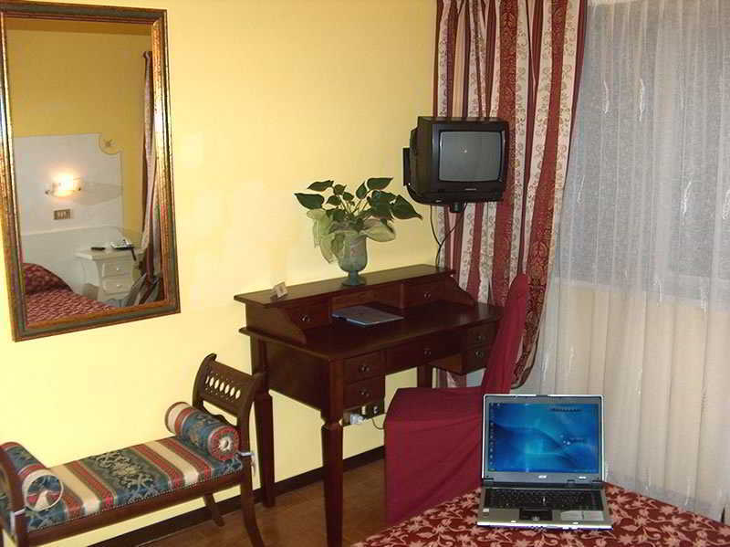 Ai Ronchi Motor Hotel Brescia Bagian luar foto