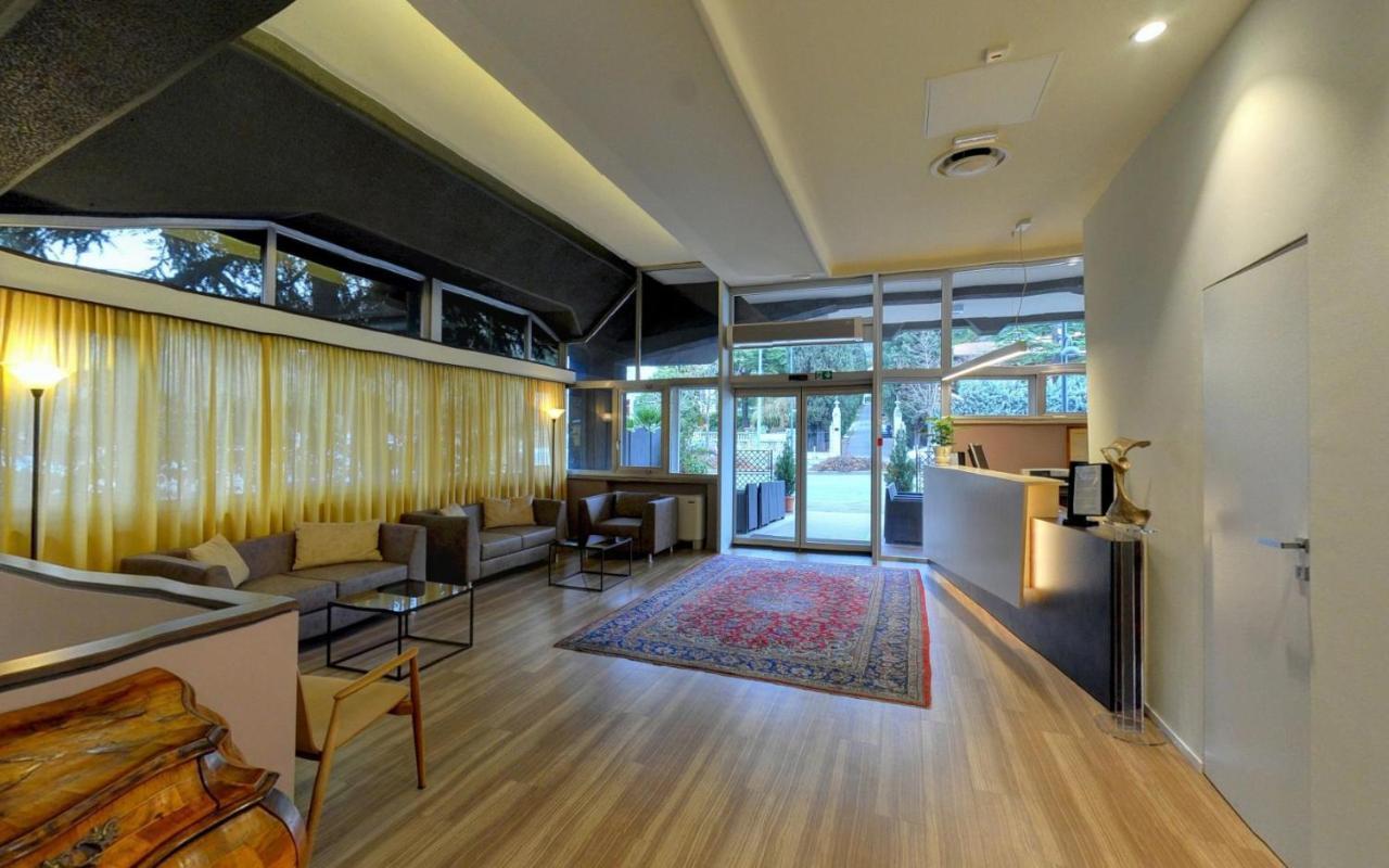 Ai Ronchi Motor Hotel Brescia Bagian luar foto