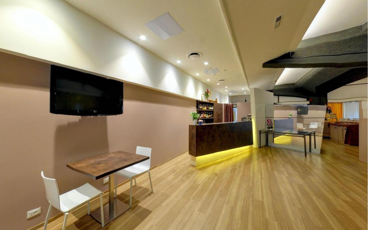 Ai Ronchi Motor Hotel Brescia Bagian luar foto
