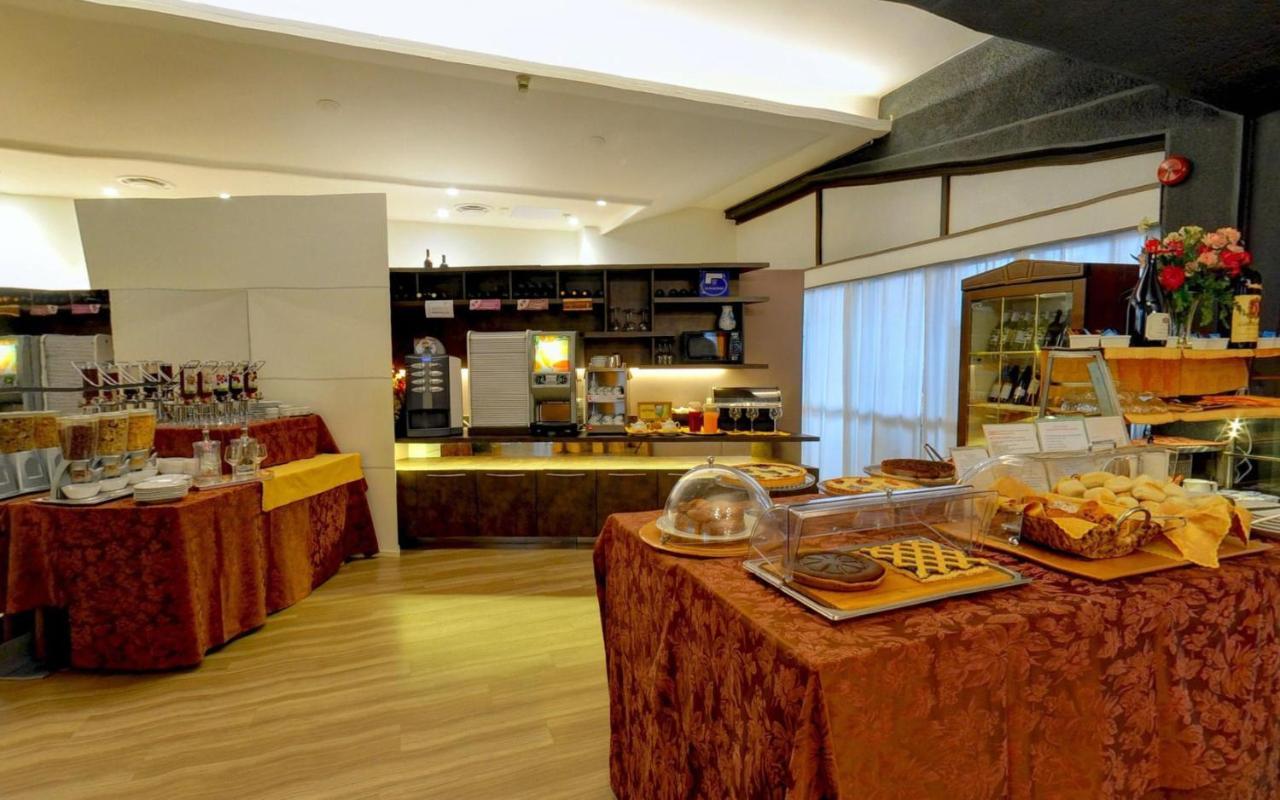 Ai Ronchi Motor Hotel Brescia Bagian luar foto