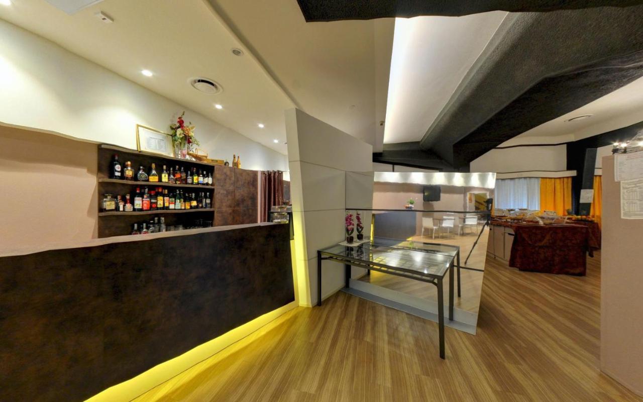 Ai Ronchi Motor Hotel Brescia Bagian luar foto