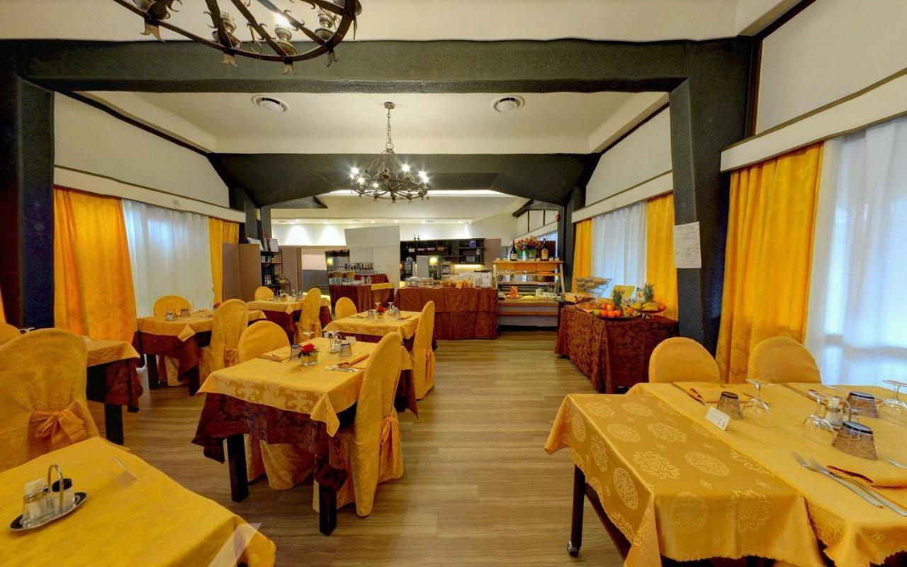 Ai Ronchi Motor Hotel Brescia Bagian luar foto